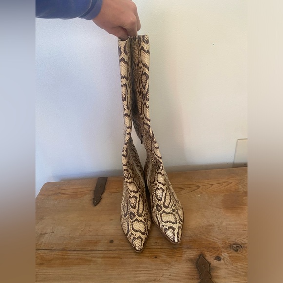 Vince Camuto Snakeskin Beaanna Boots Size 7 - Picture 3 of 9